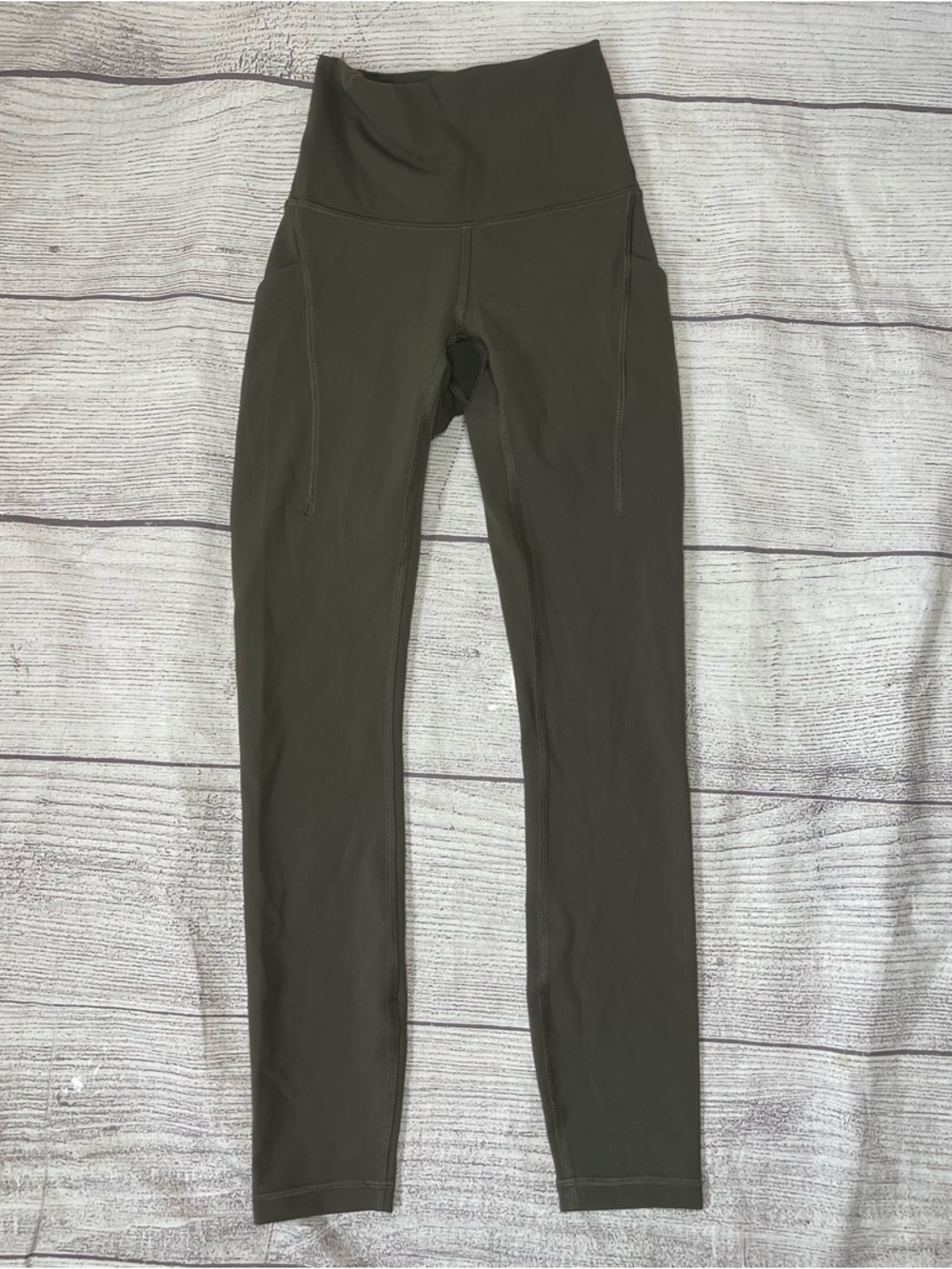 Lululemon Women’s 0 Wunder Train High-Rise Tight with Pockets 25" Leggings